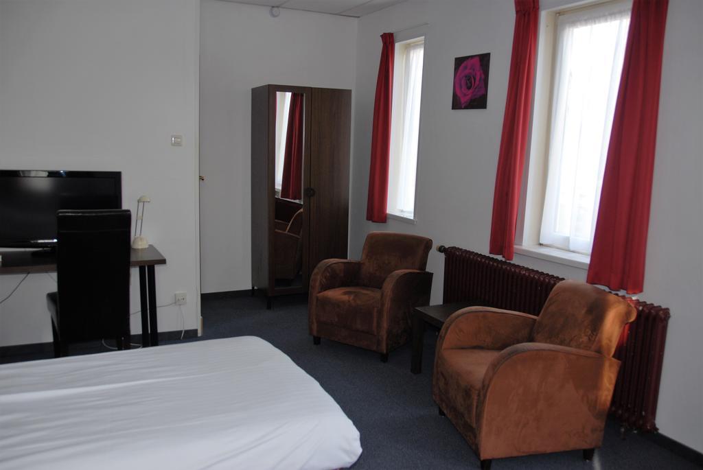 Hôtel Hulsebos à Zuidbroek Extérieur photo