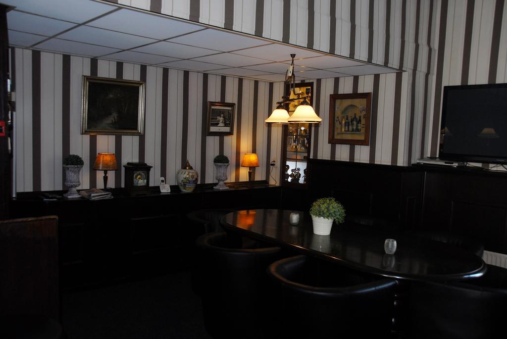 Hôtel Hulsebos à Zuidbroek Extérieur photo